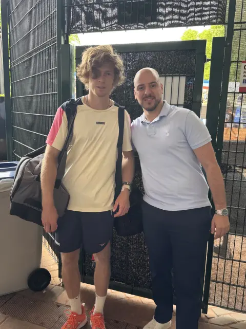 Bet4u founder with a tennis pro on tour