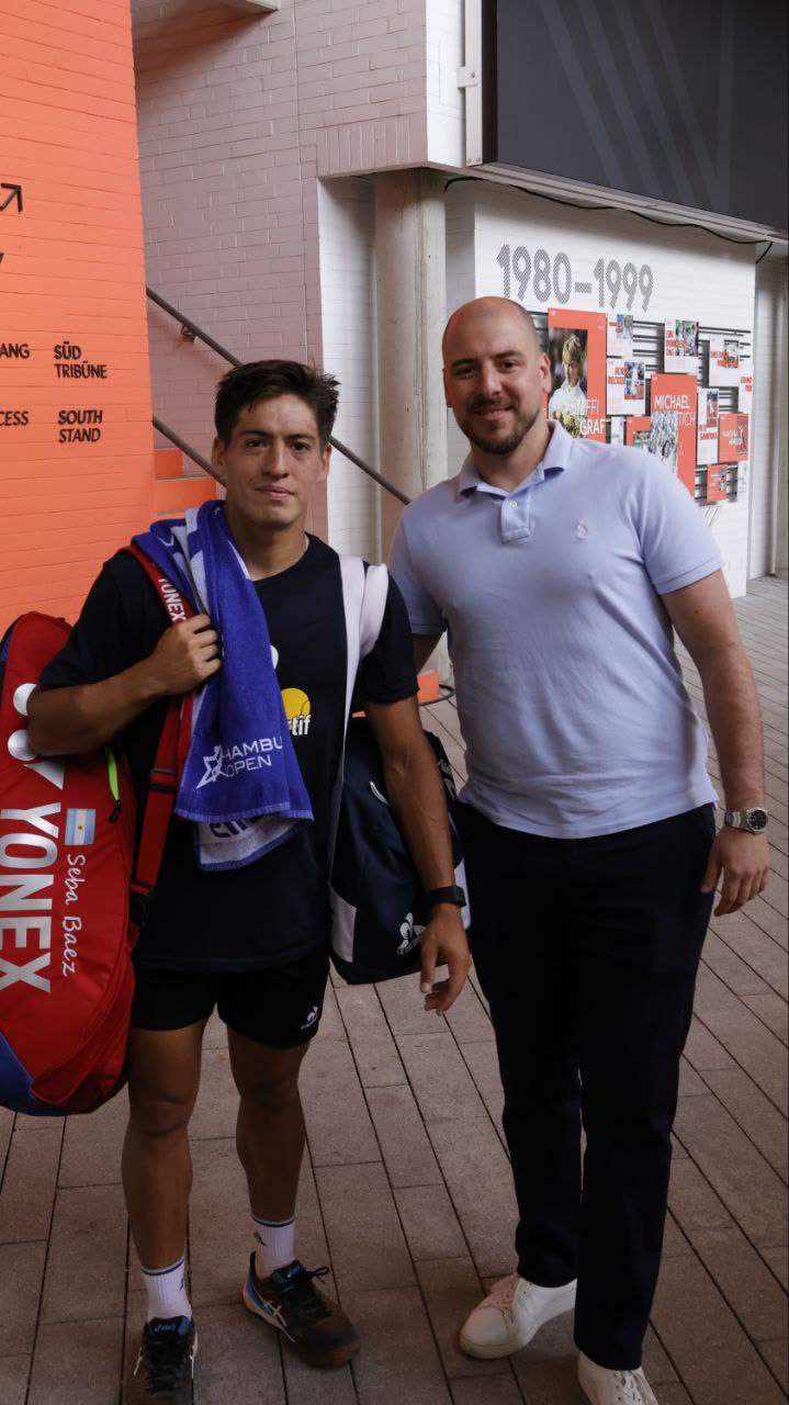 Bet4u founder with a tennis pro on tour